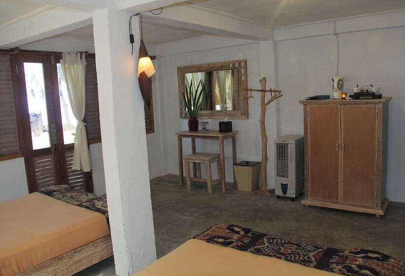 مبيت وإفطار Cemara Beachfront Suite