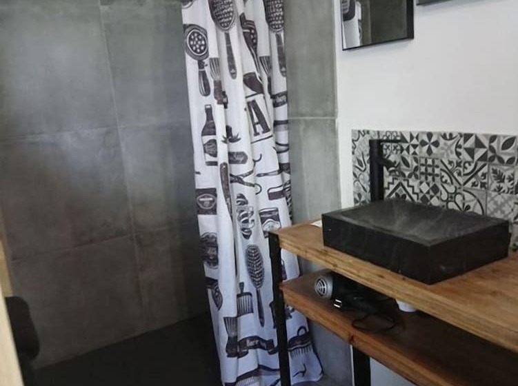 مبيت وإفطار Jad Ranch