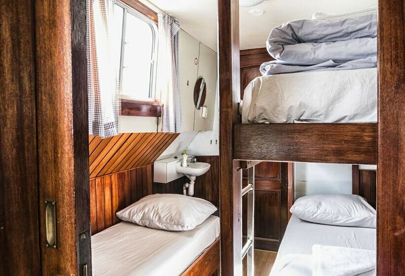 هتل Liberté Haarlem   Hostel
