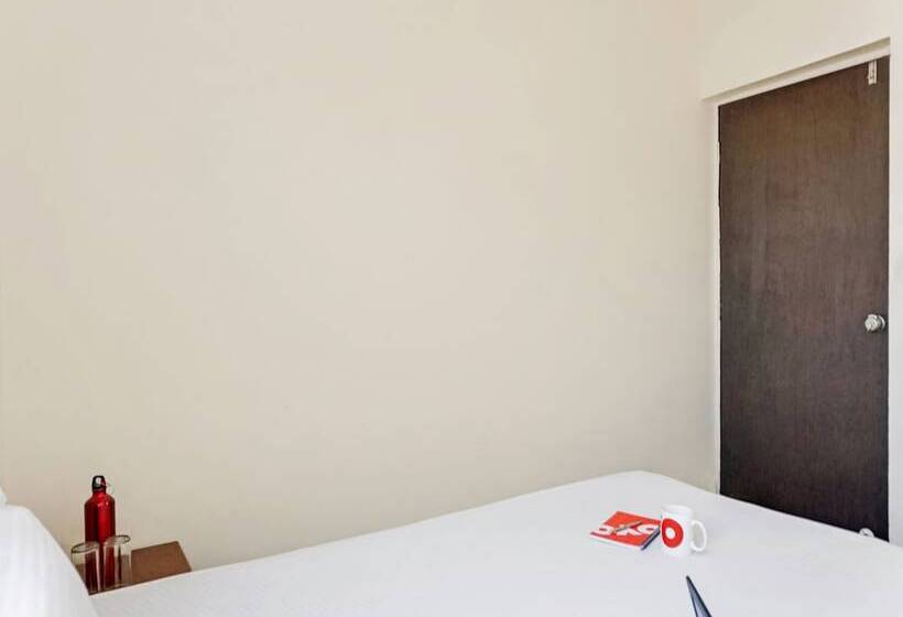 호텔 Oyo Living 26804 Luxurious Studio Rooms