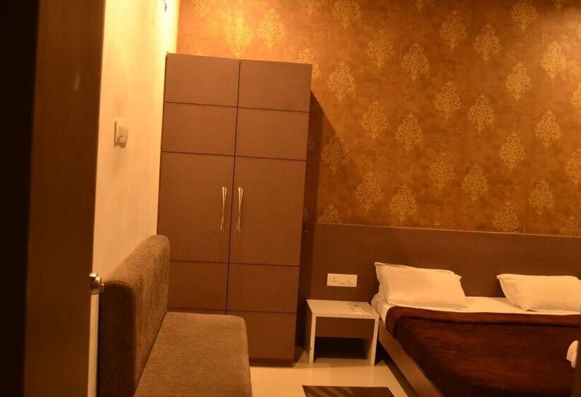 בית מלון כפרי Safari Lodge