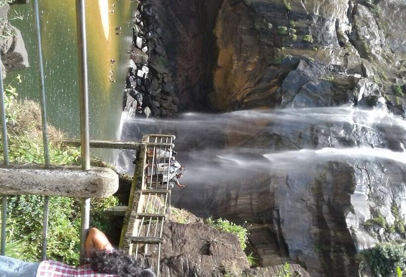 بنسيون Princess Of Dickoya