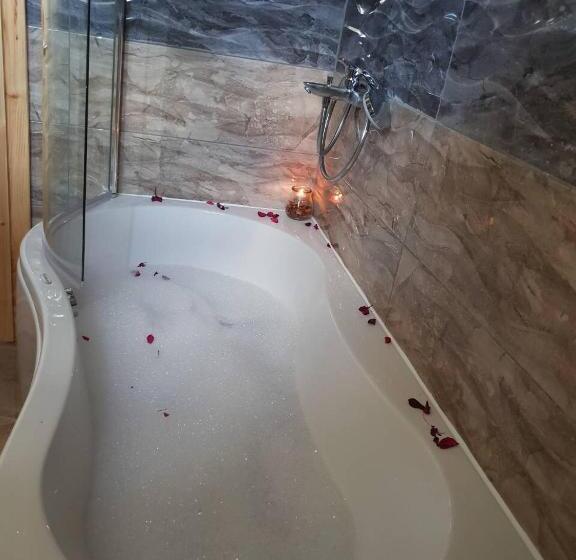 פנסיון Rustic Inn River