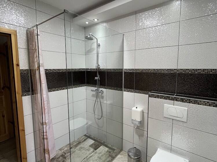 פנסיון Rustic Inn River