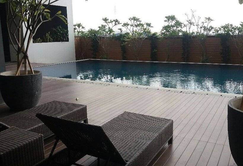 پانسیون Tamansari Mahogany Apartment