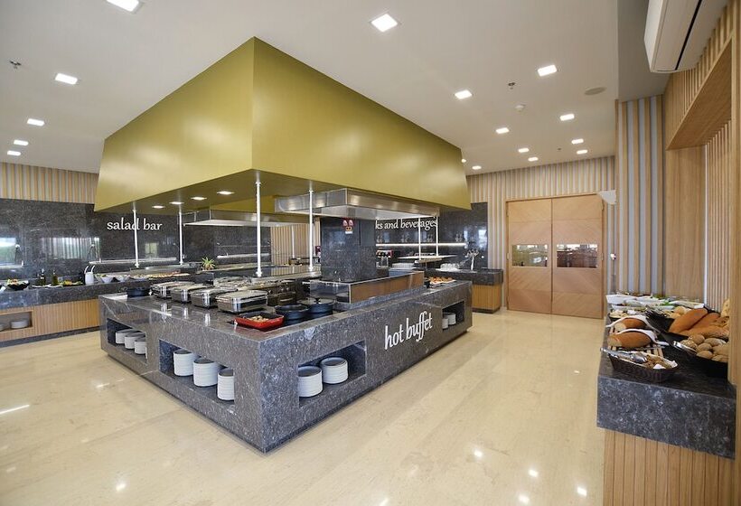 בית מלון כפרי Astir Beach