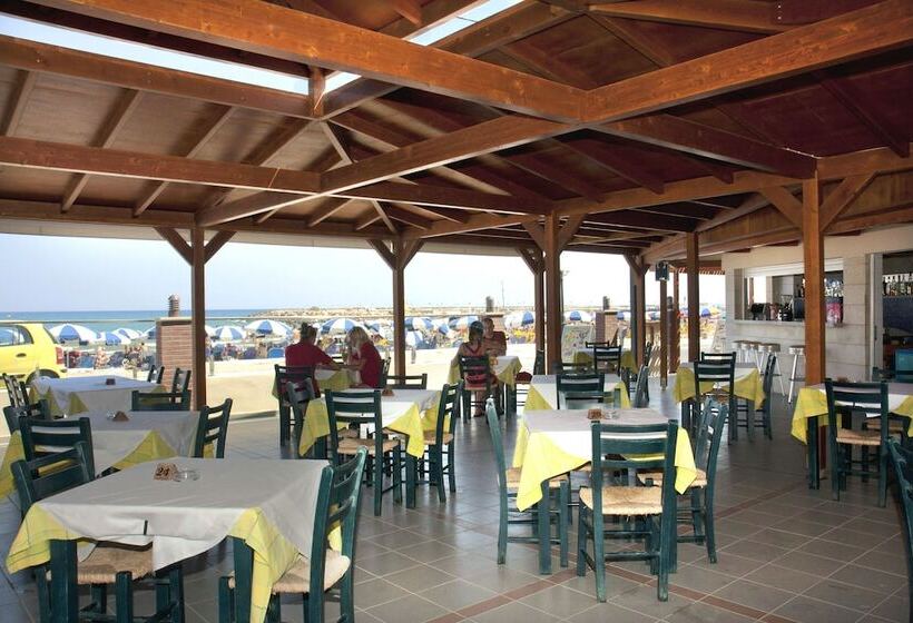 בית מלון כפרי Astir Beach