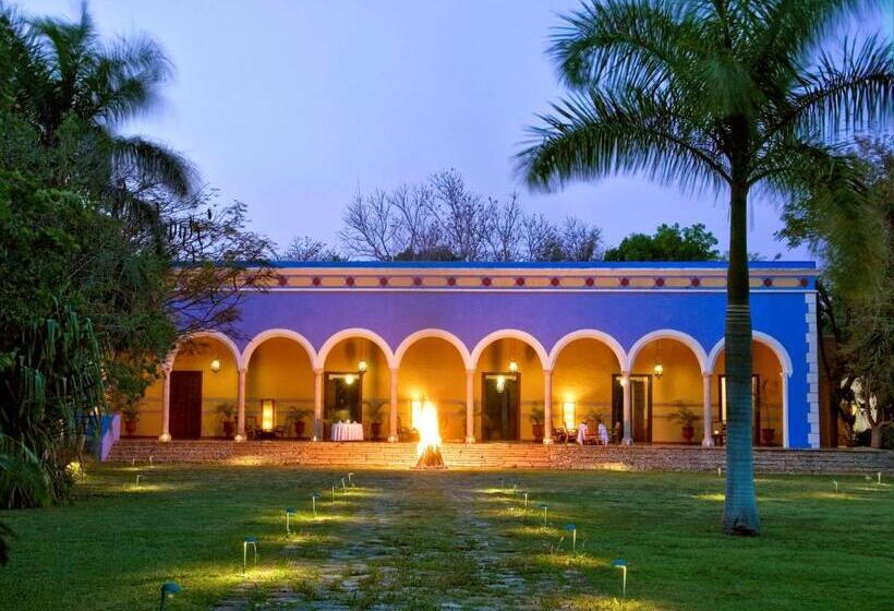 هتل Hacienda Santa Rosa