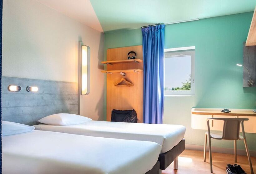 בית מלון כפרי Ibis Budget Grigny Centre