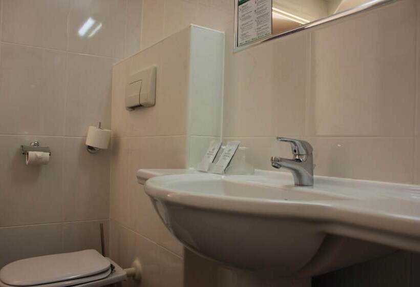 Fotos del hotel Imperial Paris:  13