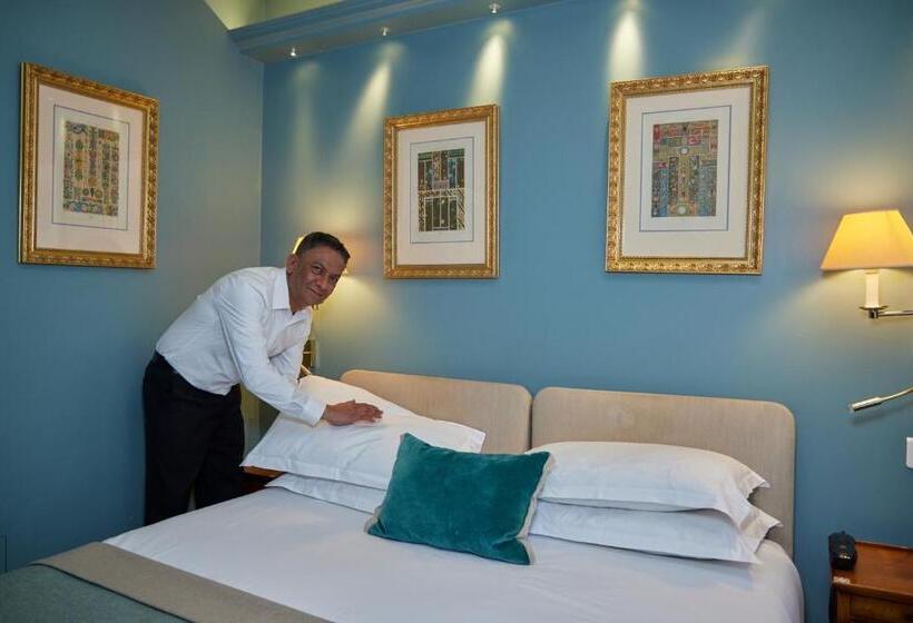 Fotos del hotel Le Relais Saint Honoré:  24