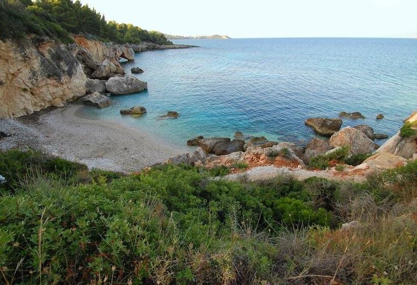 هتل Limanaki