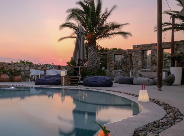 هتل Ostraco Suites