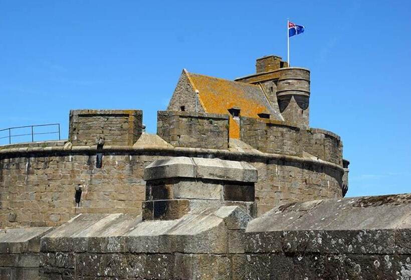 هتل Hôtel Des Marins