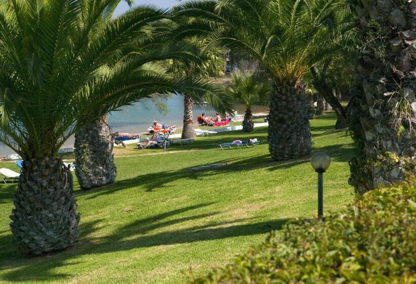 استراحتگاه Govino Bay