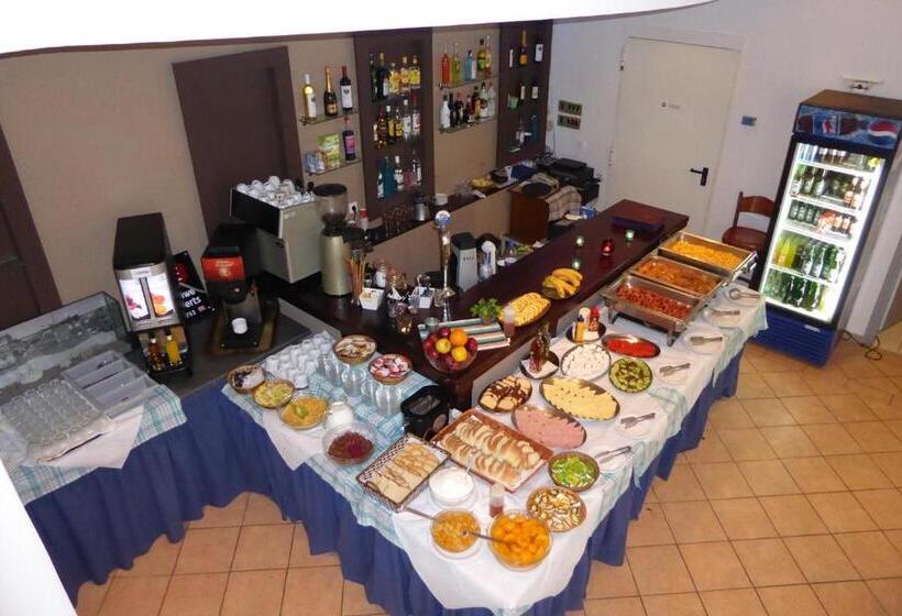 استراحتگاه Govino Bay