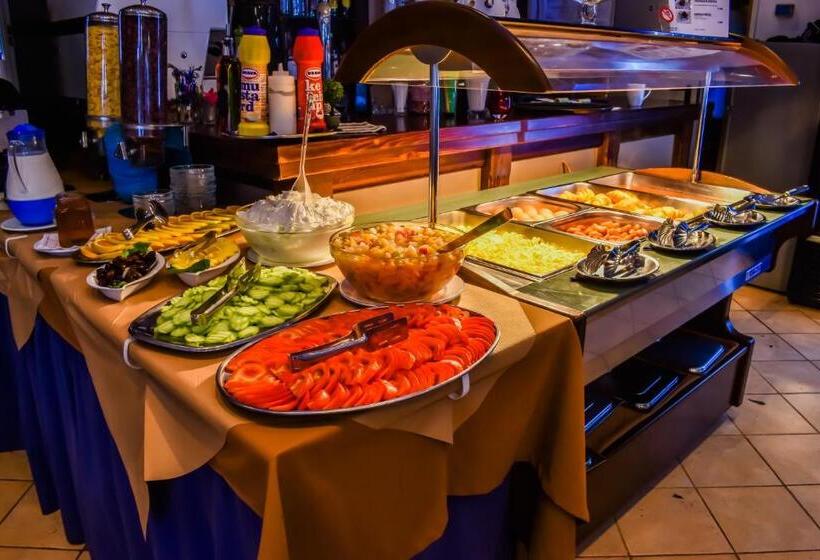 استراحتگاه Govino Bay