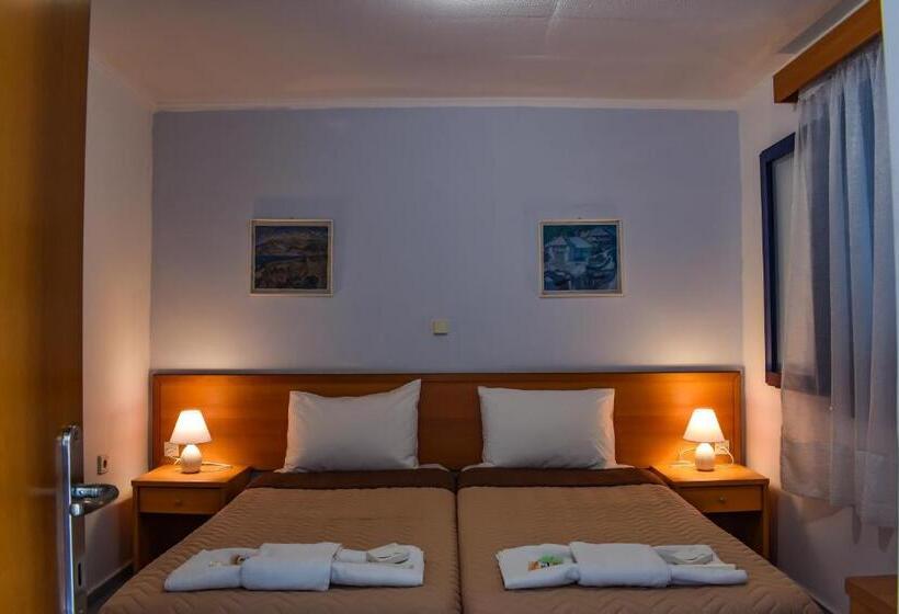 استراحتگاه Govino Bay