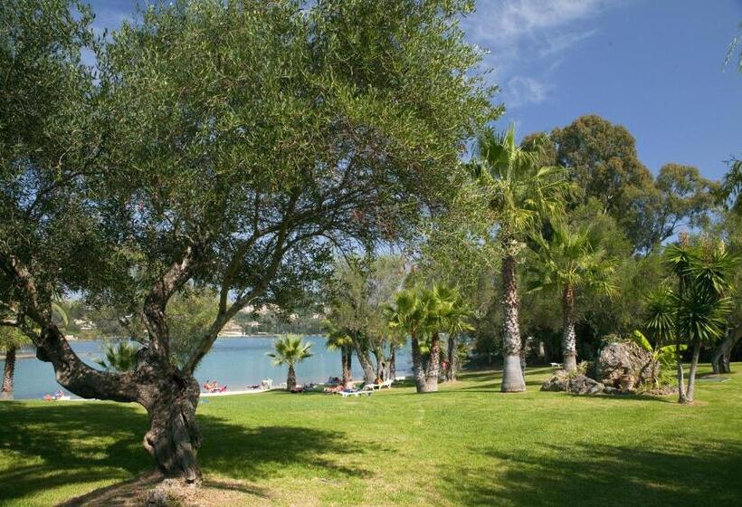 استراحتگاه Govino Bay