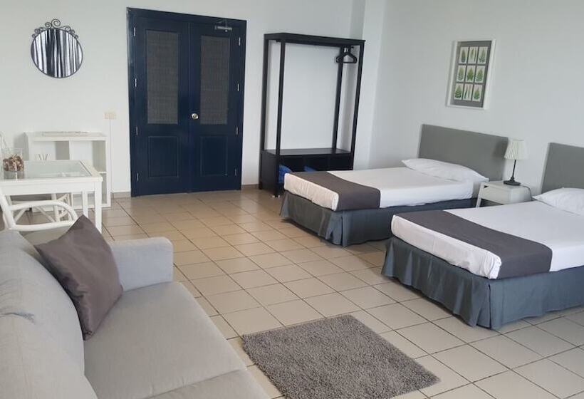 Ciw Hostel