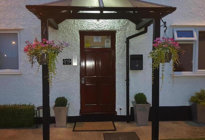 هتل Balkan Lodge Oxford