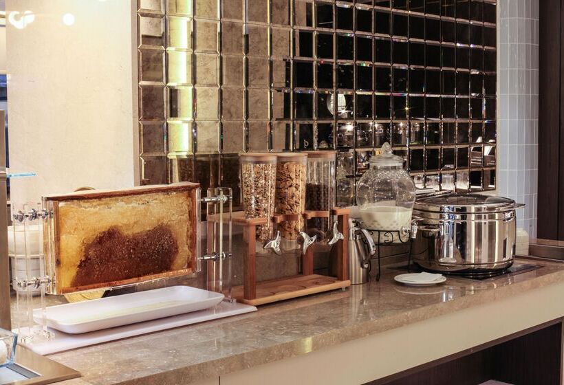 Bentley Hotel Bosphorus   Special Class