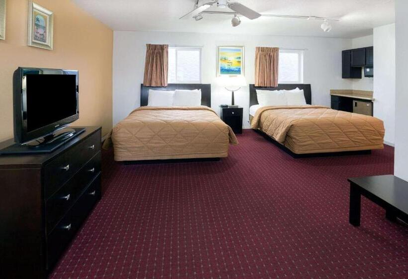 هتل Days Inn By Wyndham Newport Or