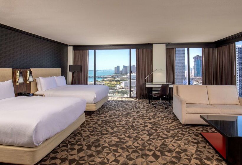 בית מלון כפרי Hilton Miami Downtown