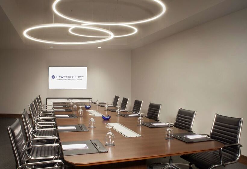 هتل Hyatt Regency Los Angeles International Airport