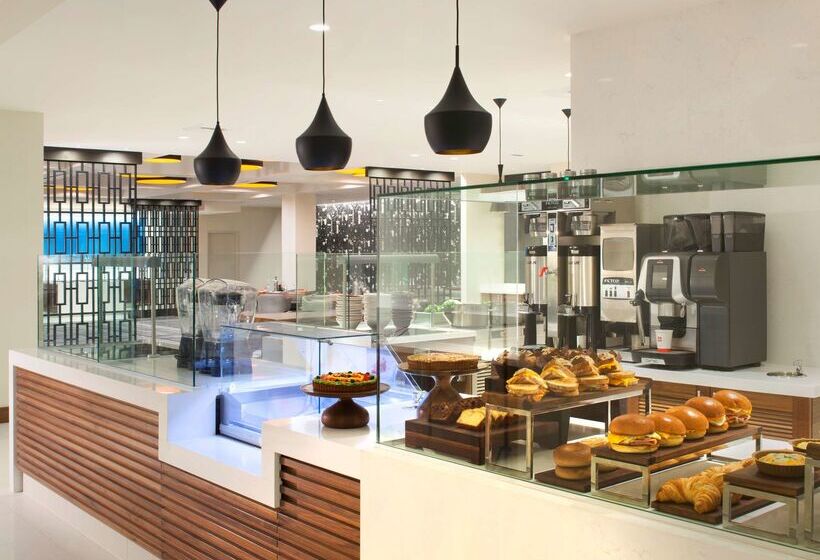 هتل Hyatt Regency Los Angeles International Airport