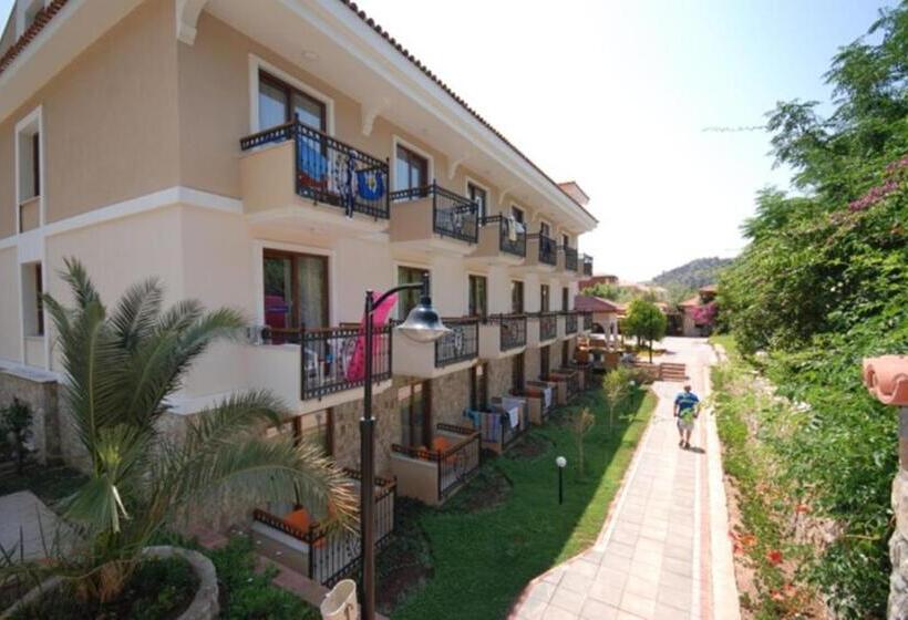 هتل Perdikia Beach