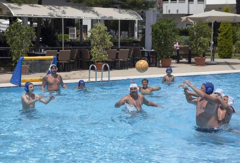 هتل Pirate S Beach Club