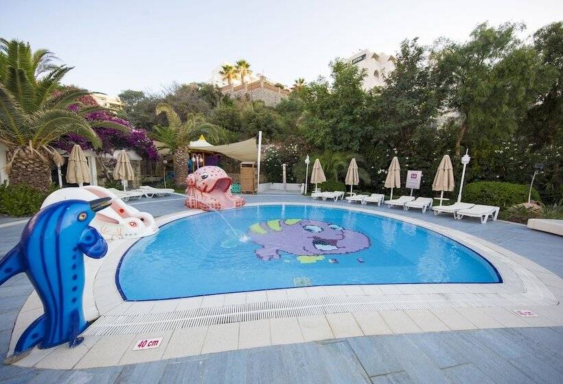 هتل Salmakis Resort & Spa