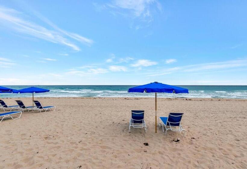 Отель Tideline Palm Beach Ocean Resort And Spa