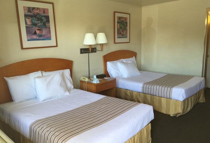 בית מלון כפרי Fresno Inn