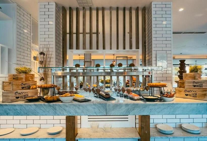 Labranda Corralejo Village