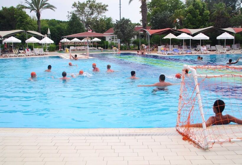 استراحتگاه Queen S Park Le Jardin