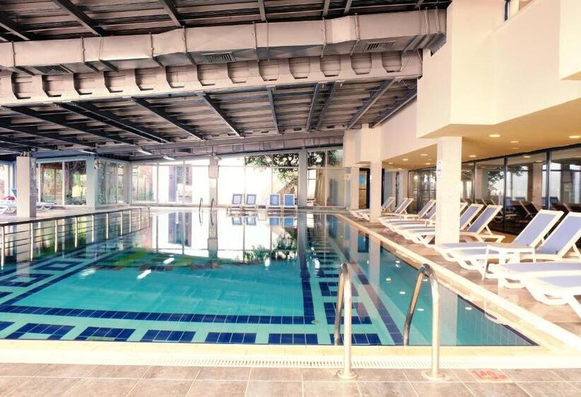 استراحتگاه Queen S Park Le Jardin