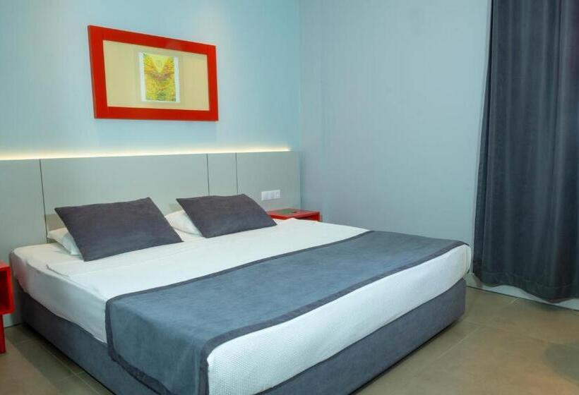 استراحتگاه Queen S Park Le Jardin