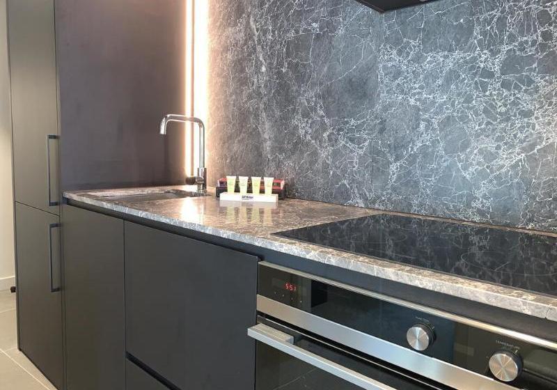 فندق City Edge South Melbourne Apartment