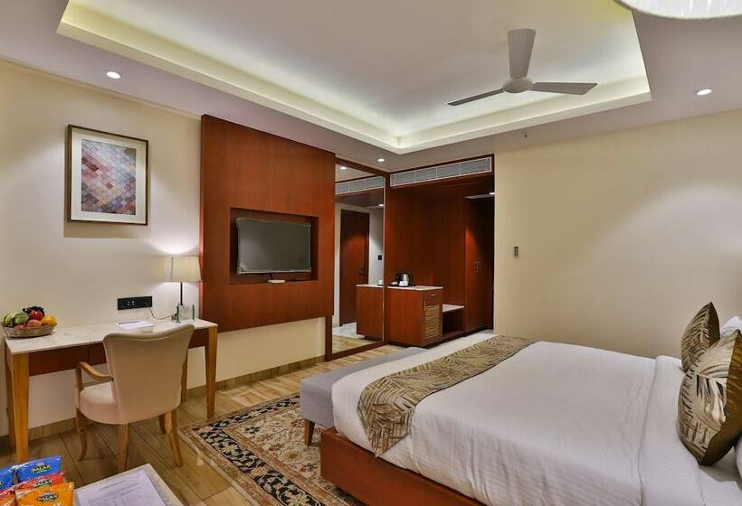 Hotel The Square Somnath