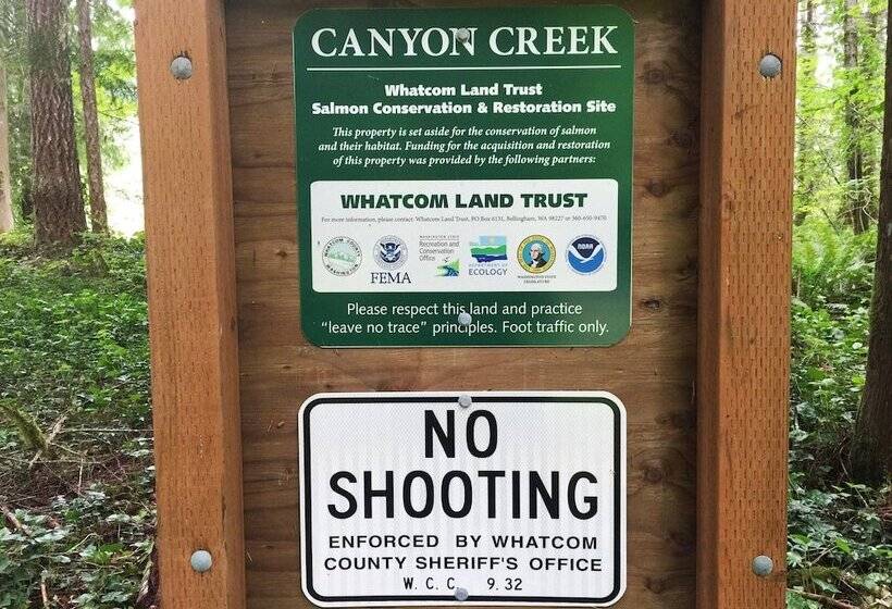 095gs   Hot Tub   Wifi   Pets Ok   Sleeps 4