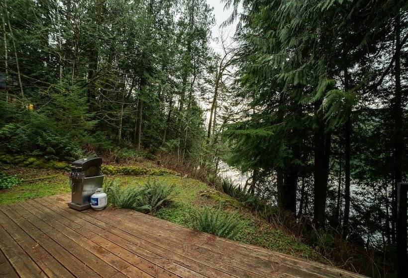 97mf   Lakeside   Dock   Bbq   Pets Ok   Sleeps 6