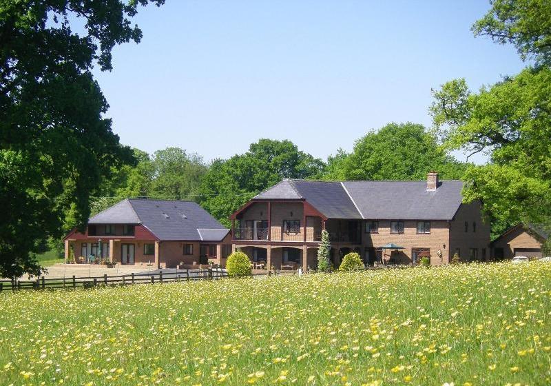 Acorn Court Country House