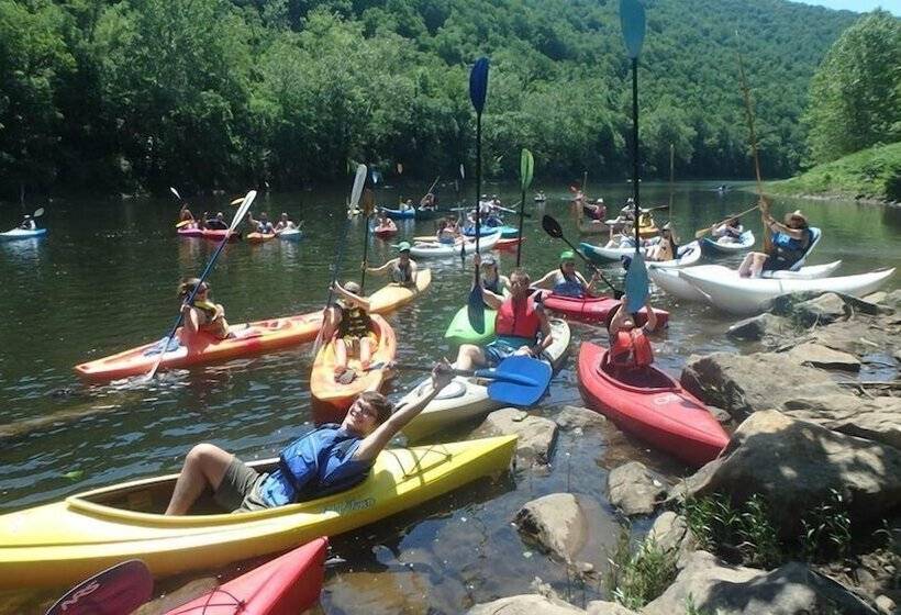 مبيت وإفطار River House Lodge