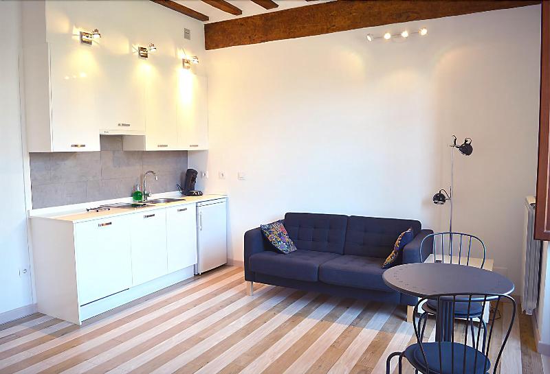 Отель Apartamentos Turisticos Rincones Del Vino