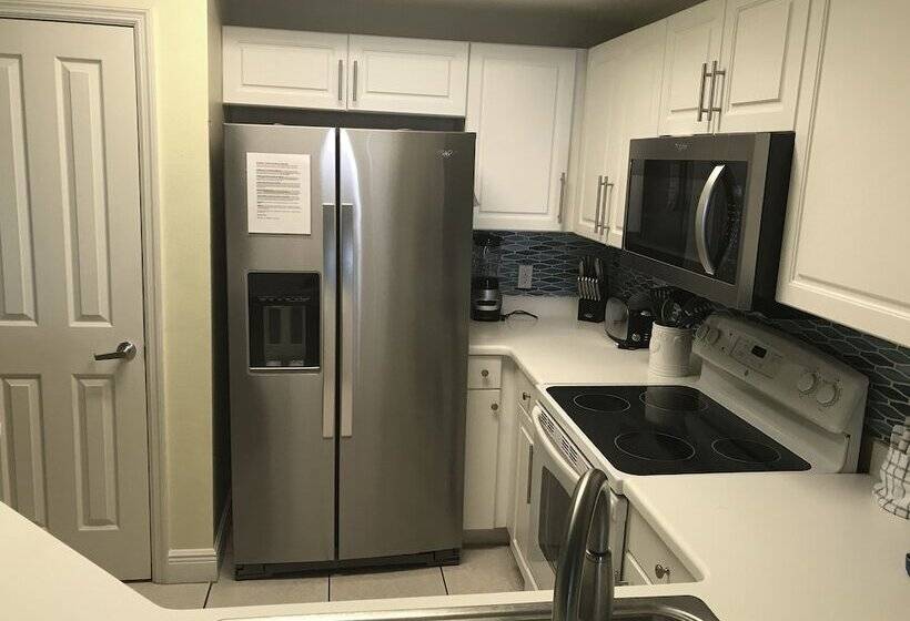 Отель Celadon: Unit 102 By Forehand Rentals