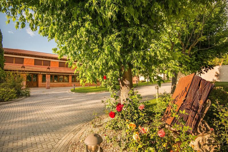 هتل Finca Valdobar