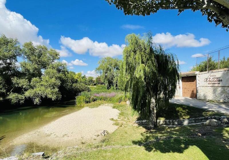 هتل Finca Valdobar