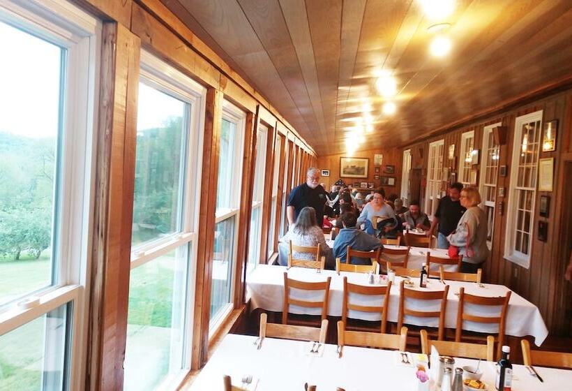 Отель Graves Mountain Farm & Lodges